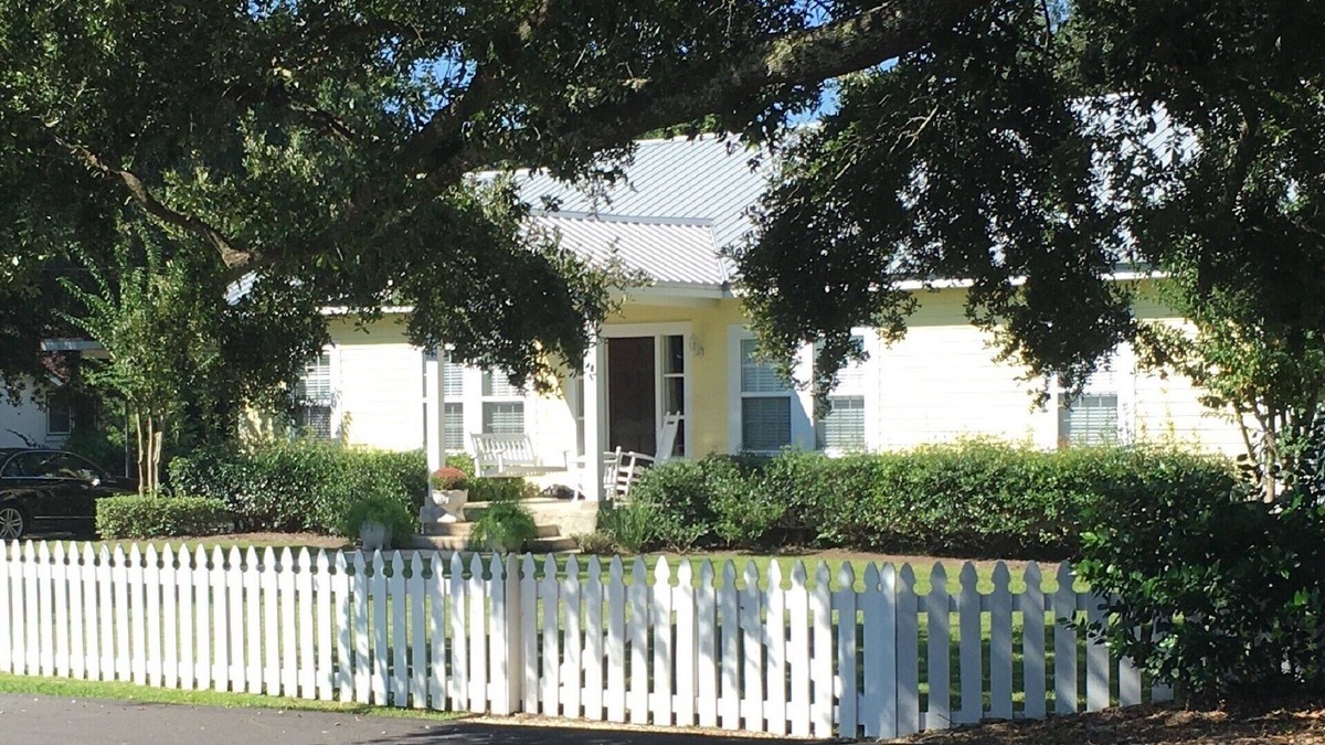 Biloxi House | Beautiful and charming coastal cottage! Short walk to Beach and Downtown!