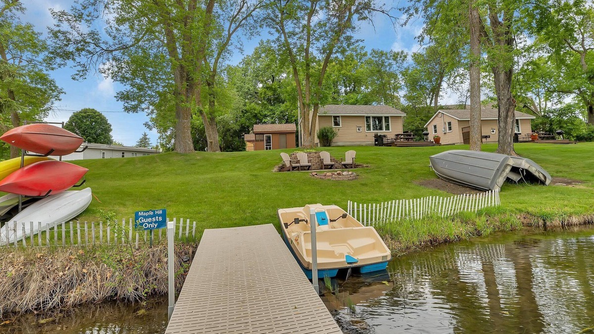 South Haven Cottage | Beautiful and Clean 2 Bedroom Cottage on Clearwater Lake