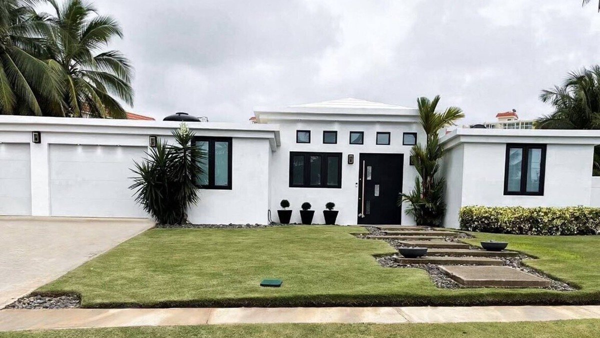 Cerro Gordo House | Beautiful and comfortable beach residence.