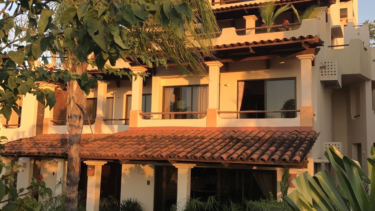 Coco Sunset Hills Condo | Beautiful and comfortable Two Bedrooms Beach Condo