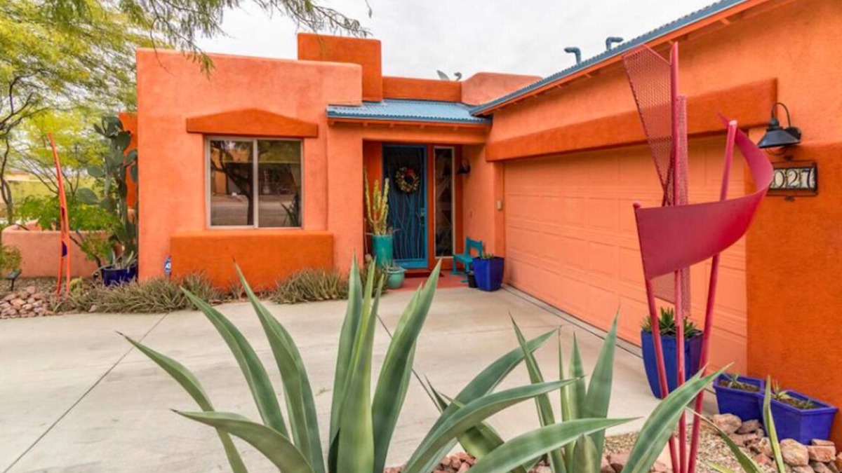 Civano House | BEAUTIFUL AND COMFY! Mountain View/Pool Near Saguaro National Park