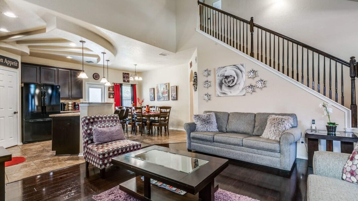 Pipers Meadow House | Beautiful and cozy home near Sea World 4 mi, Lackland 8 miles, Six Flags14 mi