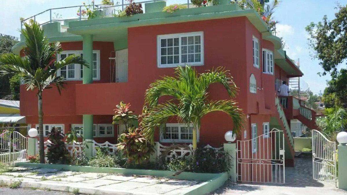 Boscobel House | Beautiful and elegant 2 bedrooms and 1 bathroom