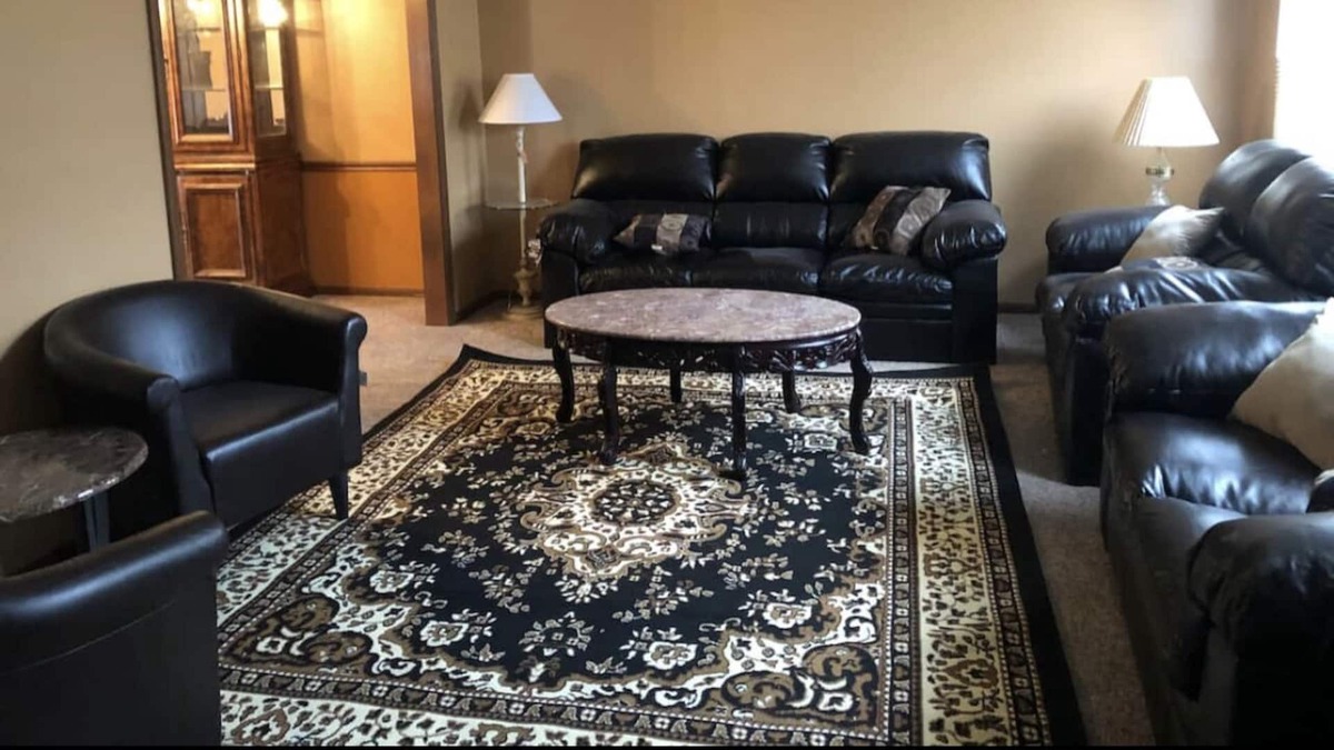 Parma House | Beautiful and large family home!