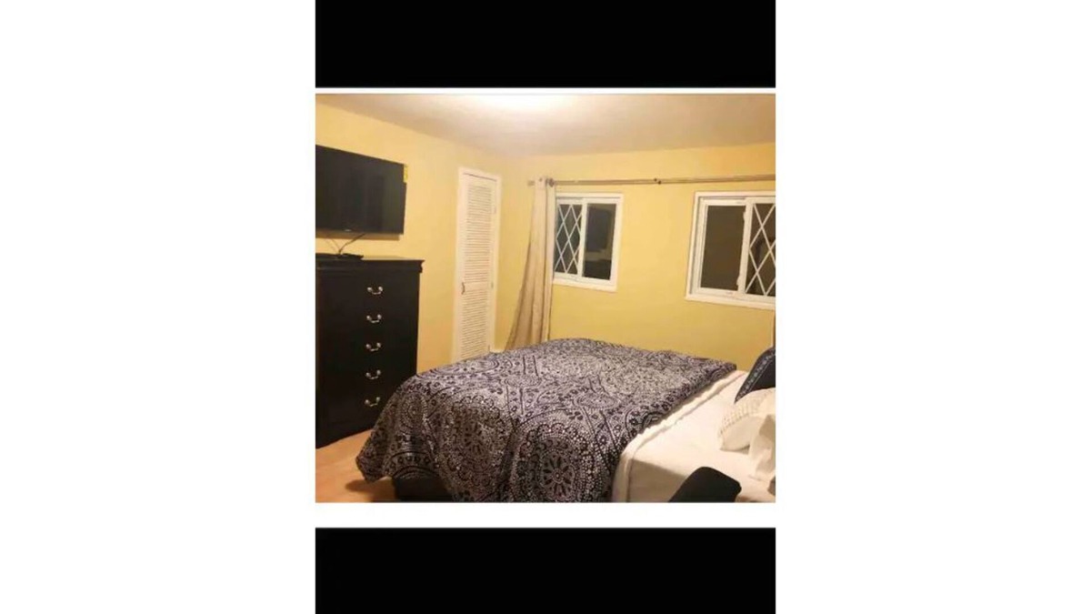 North Valley Stream House | Beautiful and Peaceful Gem! (Entire upstairs)