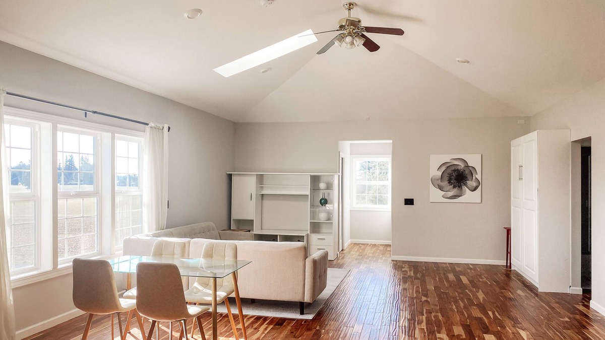 Brush Prairie House | BEAUTIFUL AND PEACEFUL STUDIO WITH FARM VIEWS