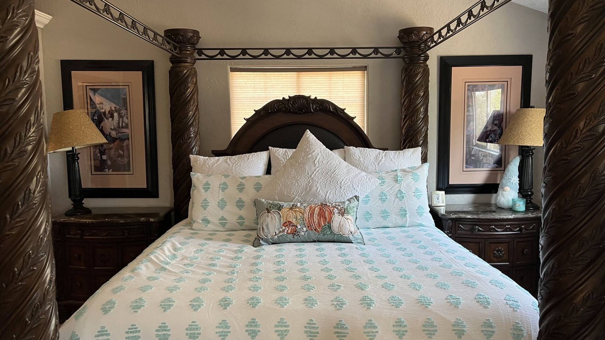 Junction House | Beautiful and Relaxing Guest House!