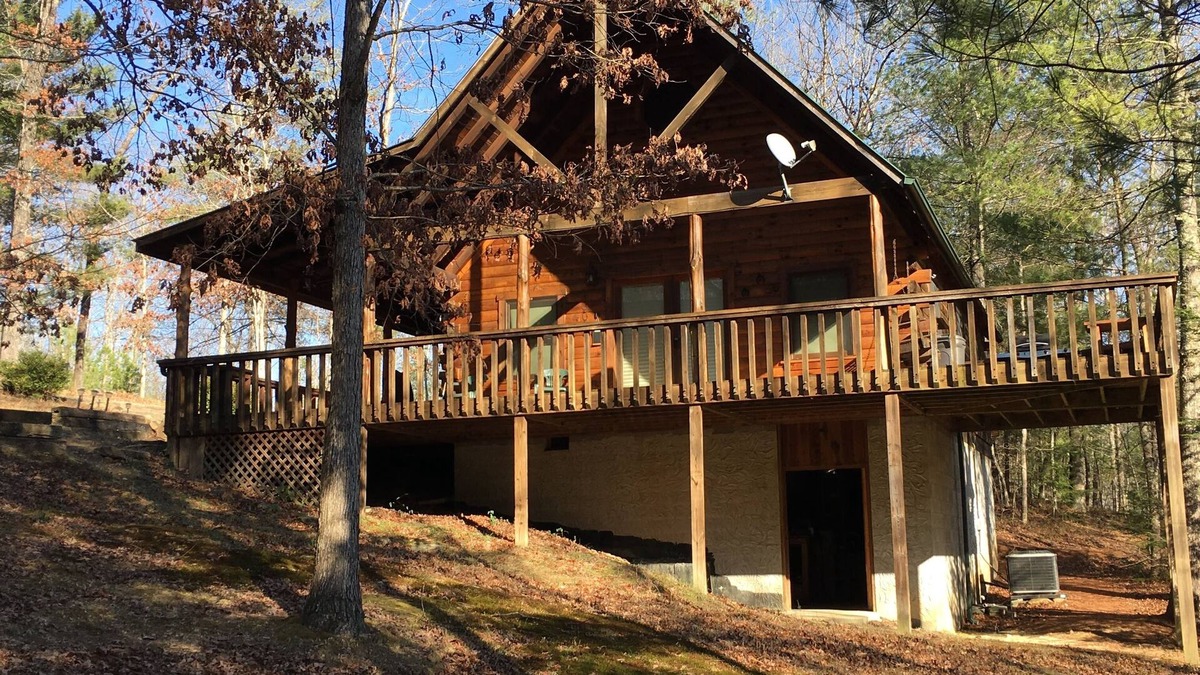 Jamestown Cabin | Beautiful and Serene getaway - trail ride or hike directly into Big South Fork!