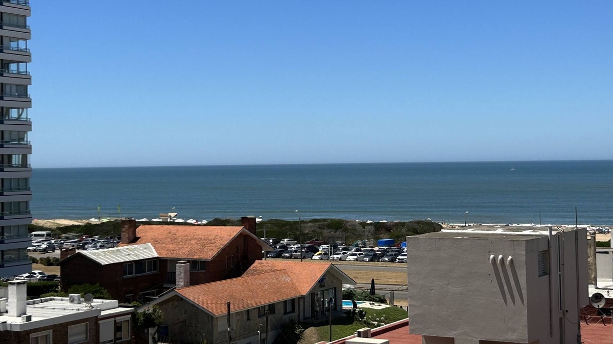 Aidy Grill Apartment | Beautiful and spacious apartment front the sea!