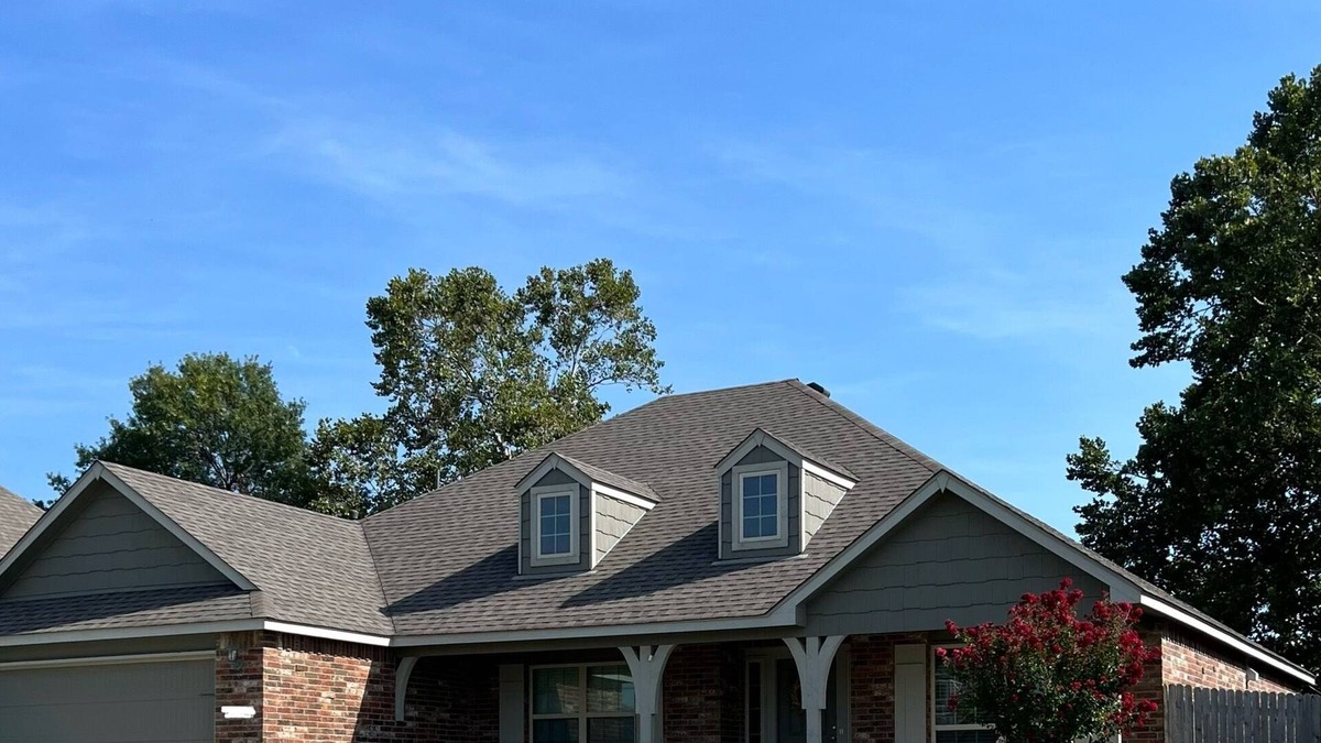 Tulsa House | Beautiful and spacious 3 bedroom, 2 bathroom home w/perfect central location!