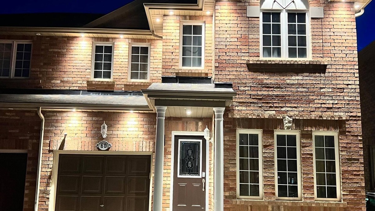 Brampton House | Beautiful and Spacious ~ 5 BR, 3.5 WR ~ Brampton
