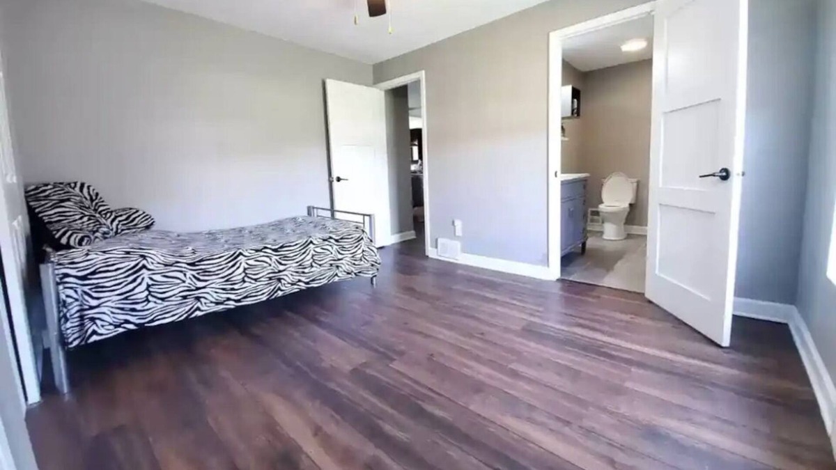 Fox Valley House | Beautiful and Spacious Home in Aurora