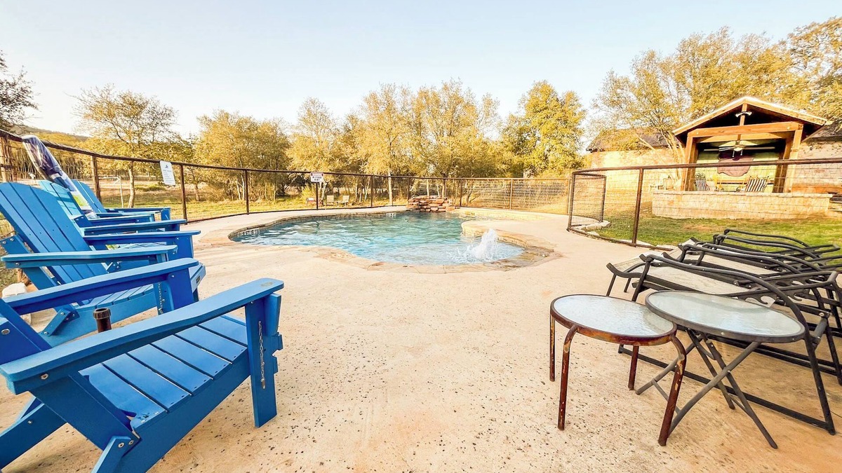 Sabinal House | Beautiful and spacious home with a pool