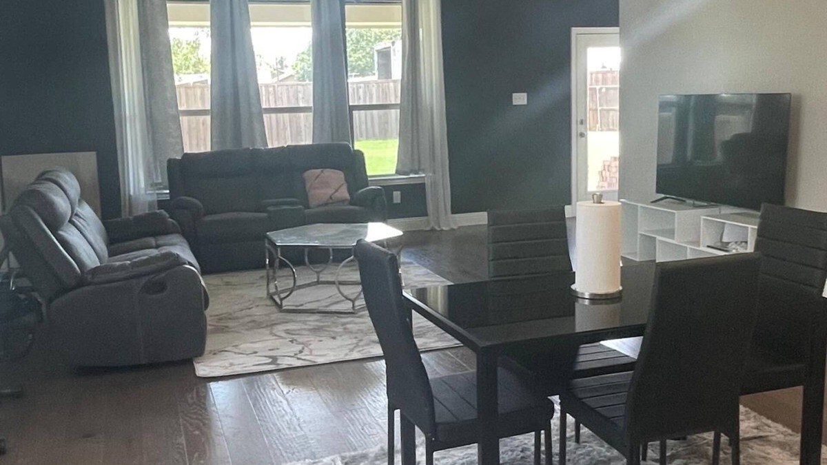 Forney House | Beautiful and Spacious Home in Charming Forney with Fiber WIFI
