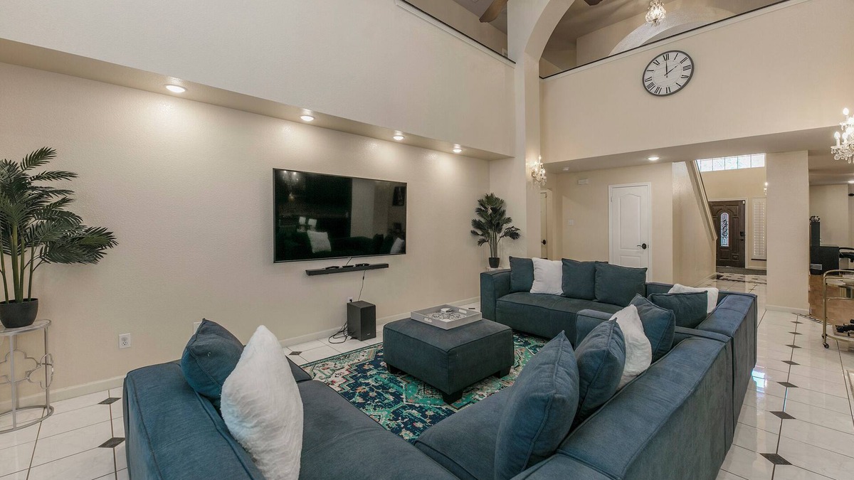 Round Rock House | Beautiful and Very Spacious house 6 bed/3.5 baths