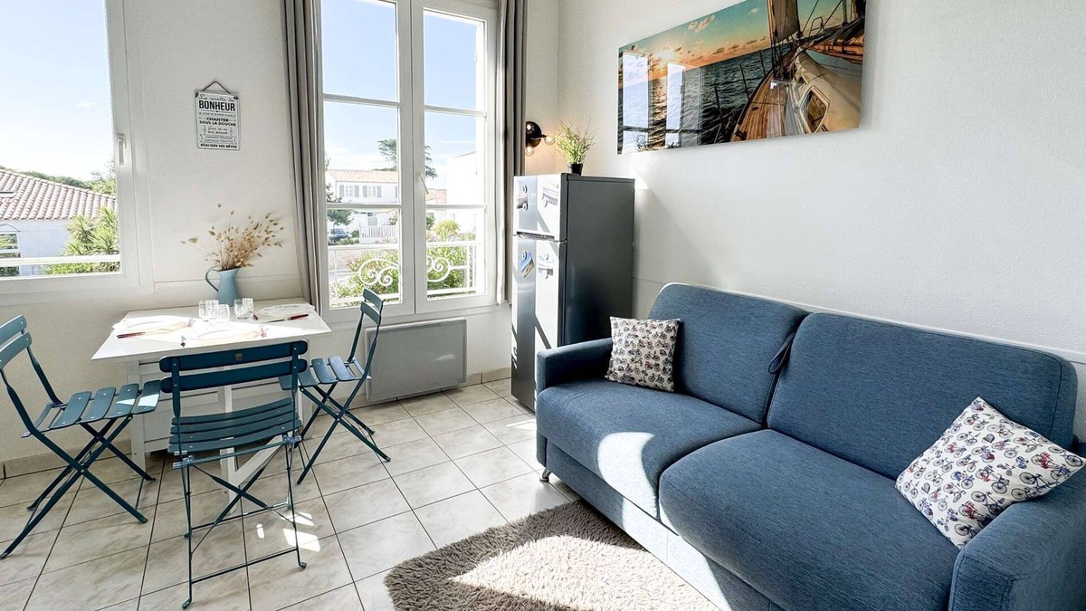 La Couarde-sur-Mer Apartment | Beautiful apartment close to beaches and market