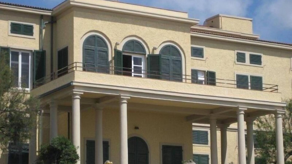Donoratico Apartment | Beautiful apartment for 8-10 people in a historic villa on the sea