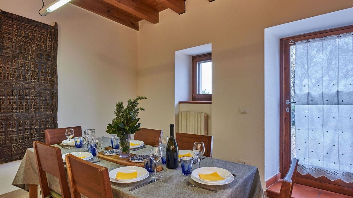 Caprino Veronese House | Beautiful apartment in villa for 8 people with WIFI, TV, patio and parking