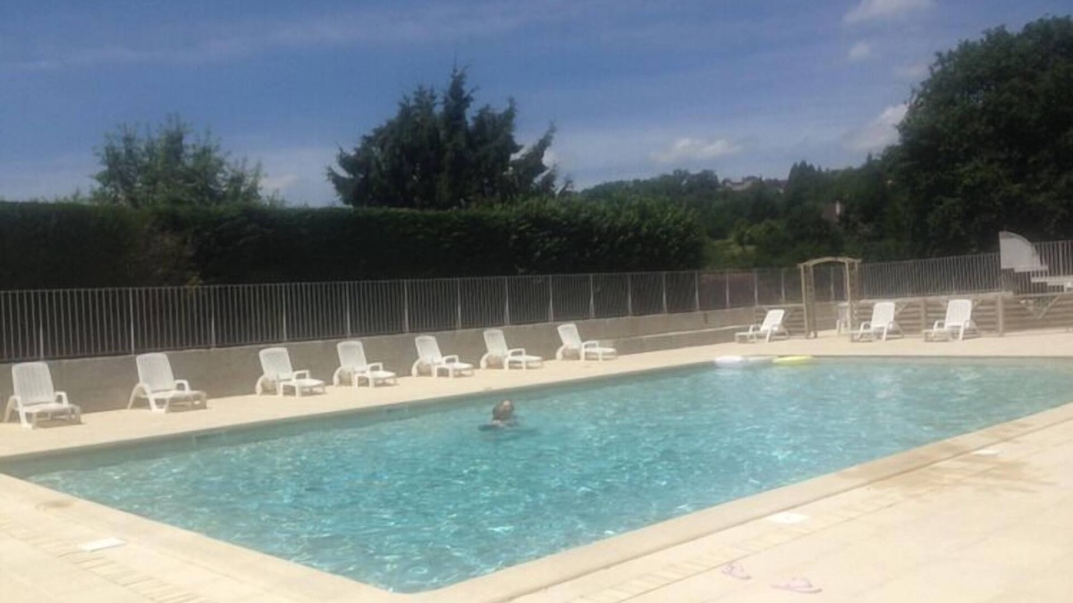 Sarlat-la-Caneda Apartment | Beautiful Apartment with wonderful views and shared pool. 10 min walk to Sarlat