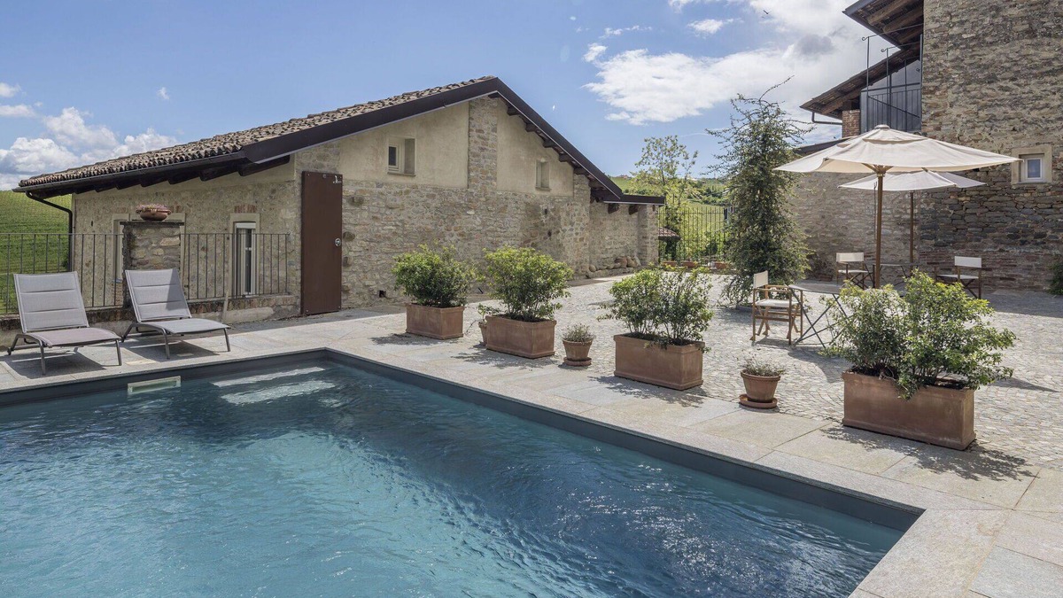Monforte d'Alba Apartment | Beautiful apartment for 4 people with WIFI, pool, close to Alba