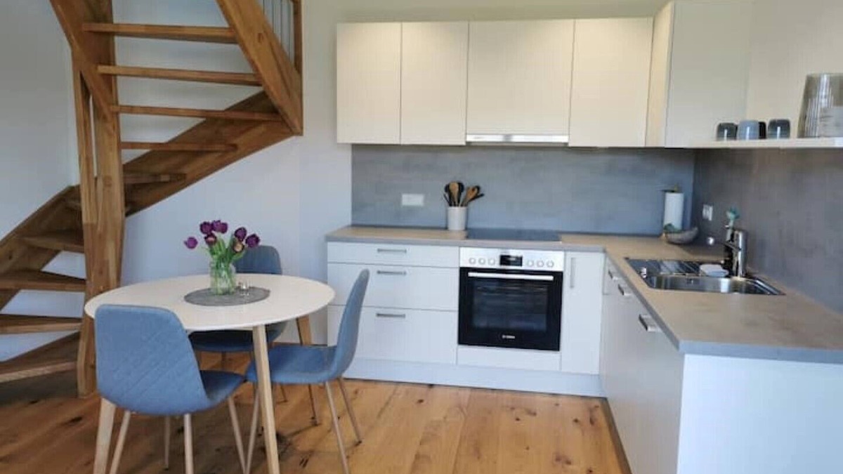 Fischbach Condo | Beautiful apartment with balcony just a few minutes' walk from the lake