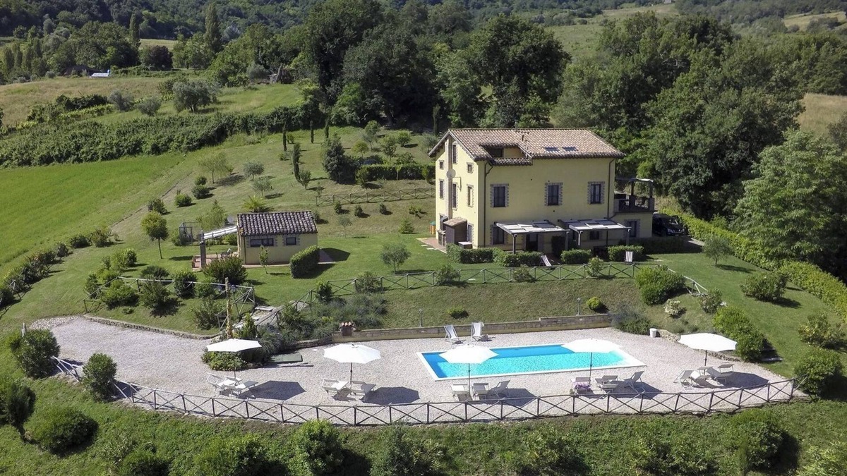 Penna San Giovanni Other | Beautiful apartament for family with pool garden and restaurant
