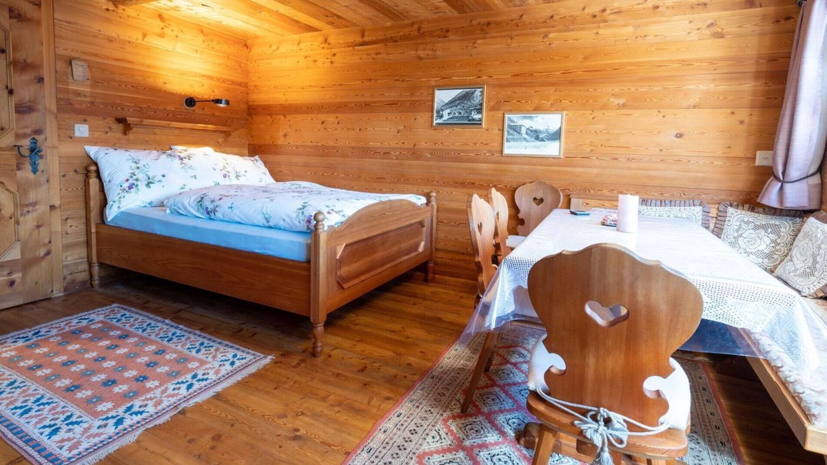 Saas Almagell Apartment | Beautiful apartment for 4 guests with WIFI, TV and parking