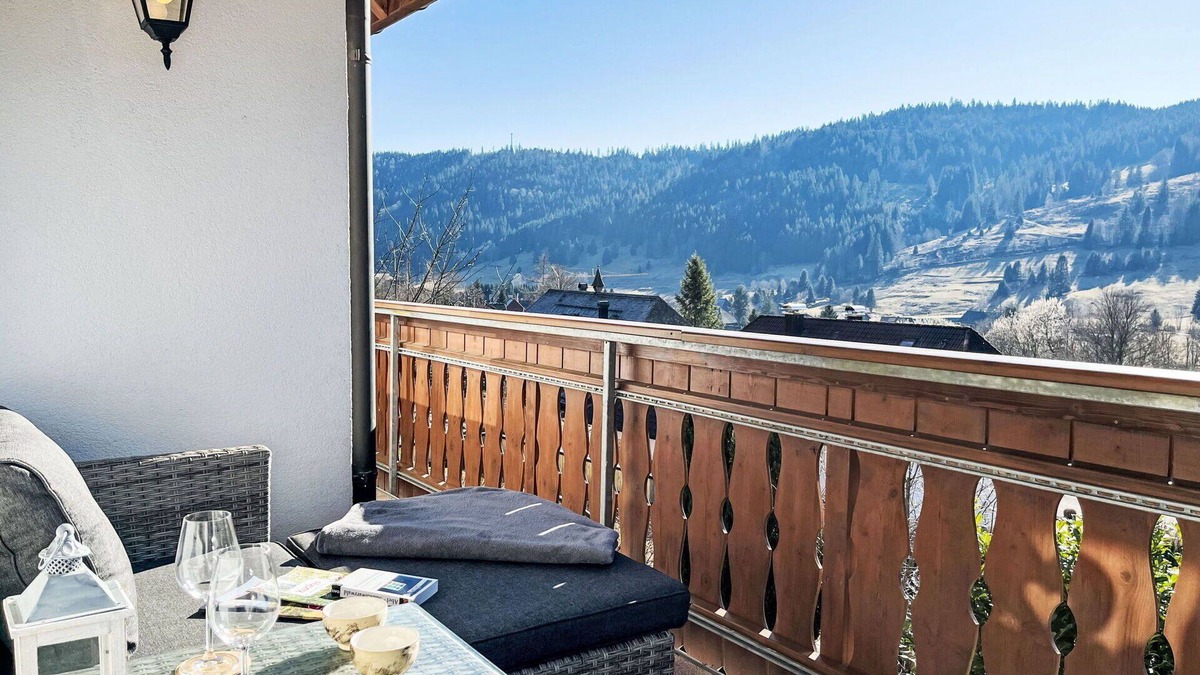 St. Blasien Apartment | Beautiful apartment for 4 guests with WIFI, TV and balcony
