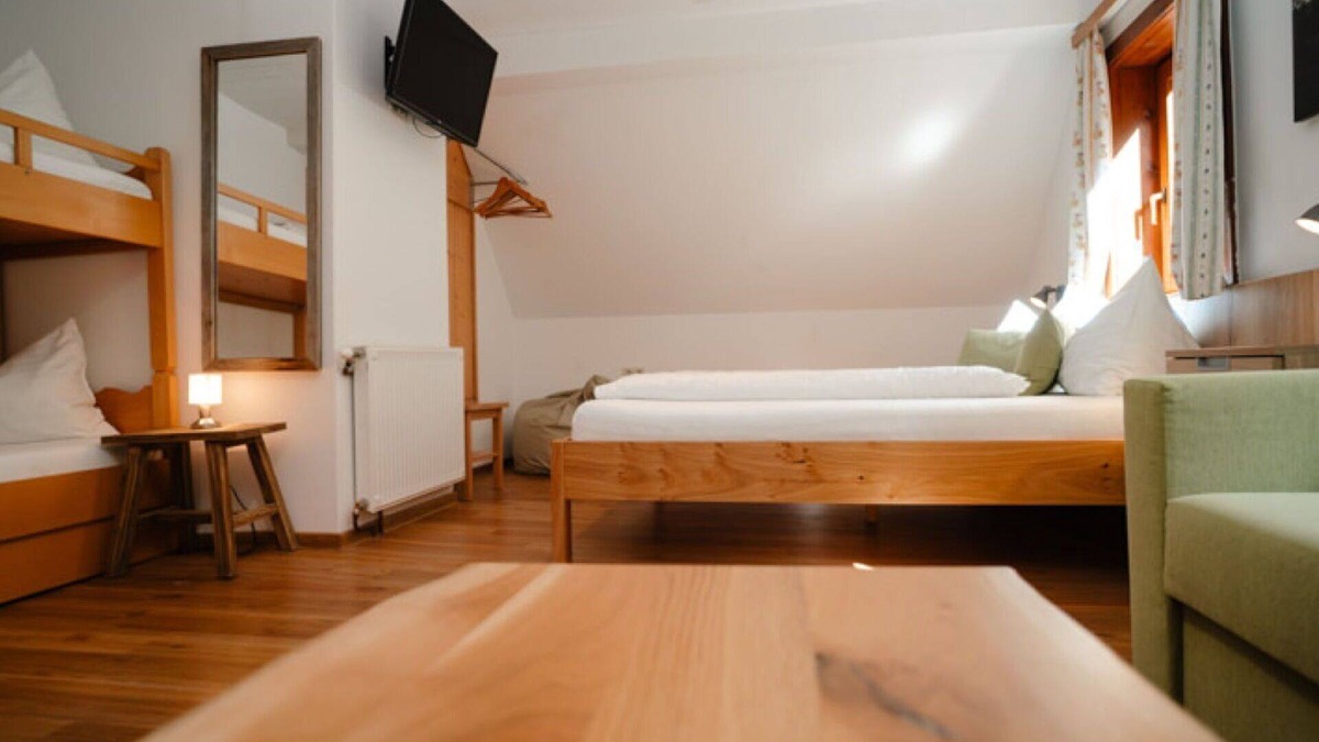 Donnersbach Apartment | Beautiful apartment for 6 guests with WIFI, TV, patio, pets allowed and parking