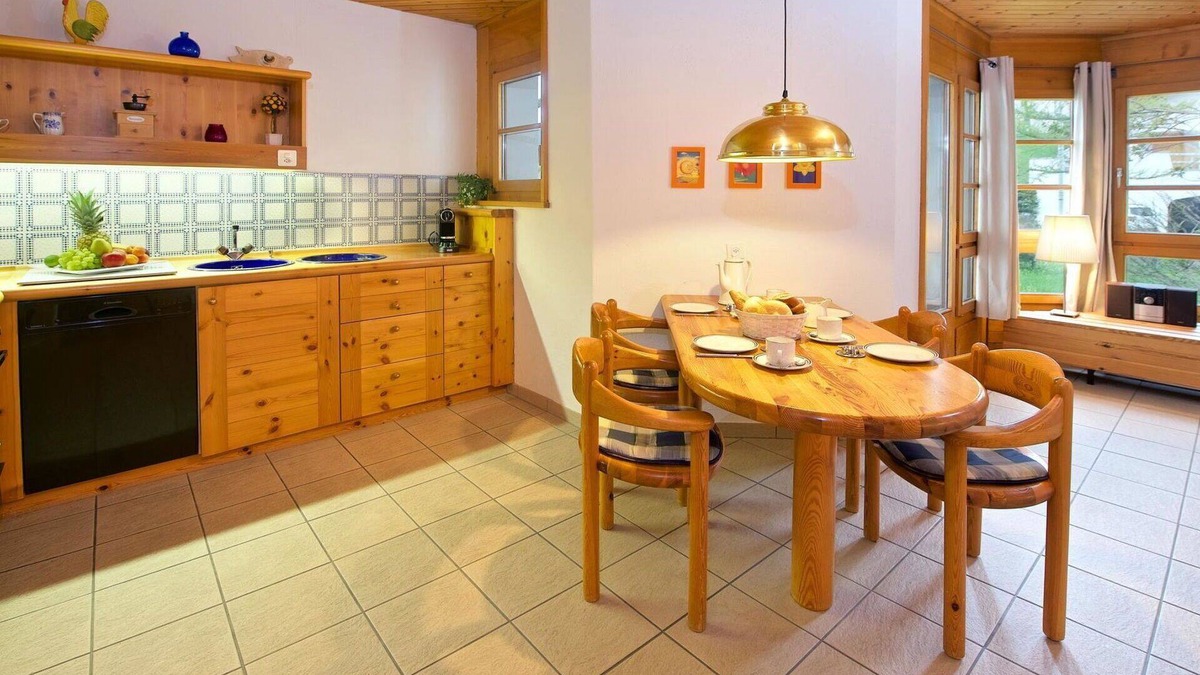 Lenzerheide Apartment | Beautiful apartment for 2 guests with pool, TV, balcony and pets allowed