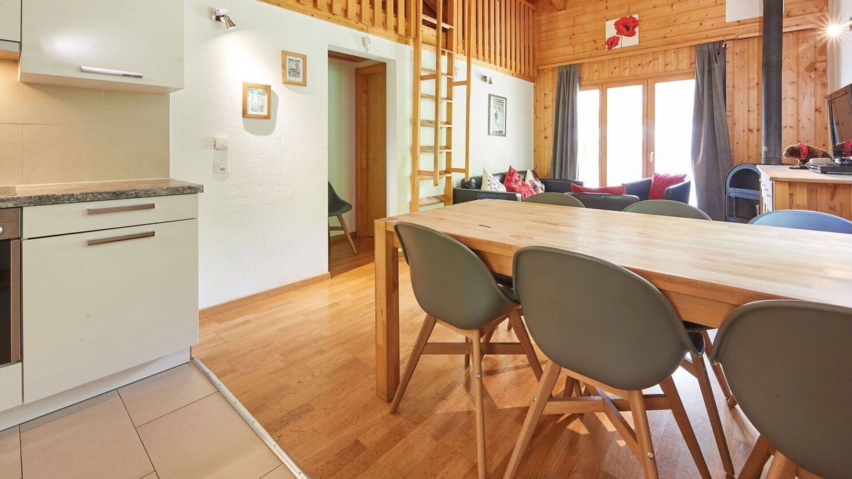 Heremence Apartment | Beautiful apartment for 8 guests with WIFI, TV, balcony and pets allowed