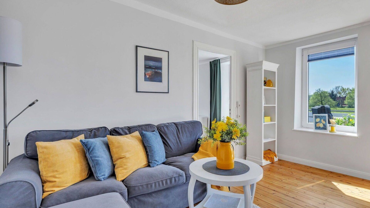 Osten Apartment | Beautiful apartment for 2 guests with WIFI, TV, balcony and parking