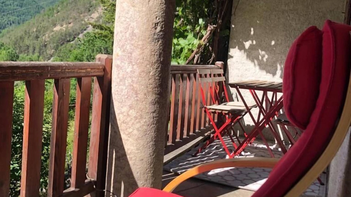 Vallouise-Pelvoux Apartment | Beautiful apartment 15 minutes from Mme Carle's meadow