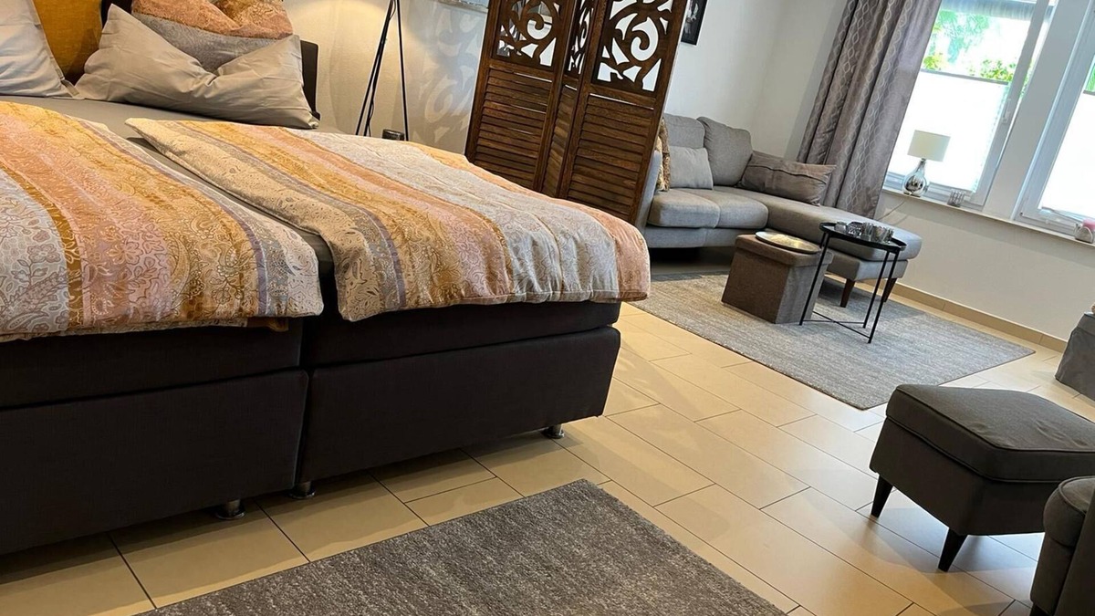 Balingen Apartment | Beautiful apartment 2.5 rooms near the city with own courtyard garden