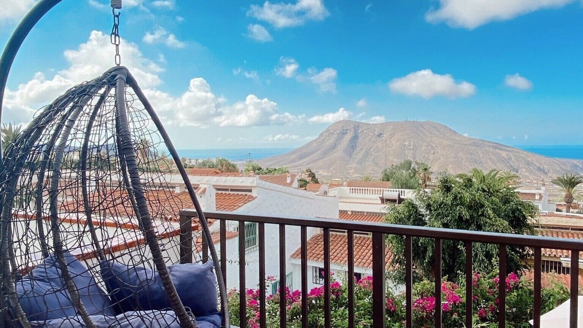 Chayofa House | Beautiful apartment 98 sqm with sea view 2 bedrooms, balcony + terrace, pool, free wifi