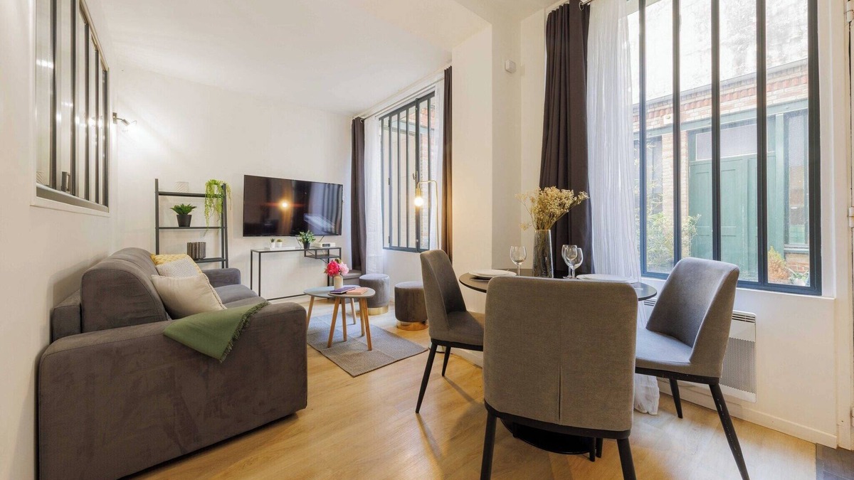Saint-Vincent-de-Paul Apartment | Beautiful apartment at Gare de l'Est Republique