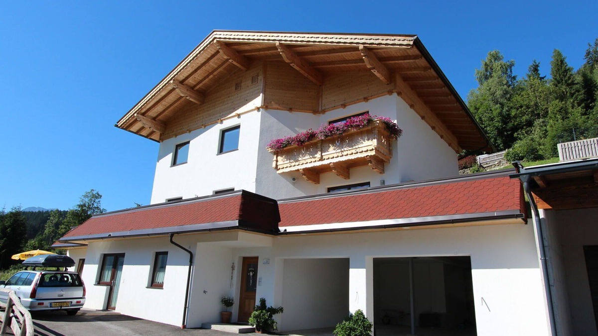 Emberg Apartment | Beautiful apartment for 6 guests with WIFI, TV, terrace, pets allowed, panoramic view and parking