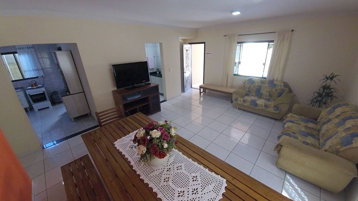 Porto Belo Apartment | Beautiful apartment (first floor) in Perequê, 600m from the beach with air and Wi-Fi