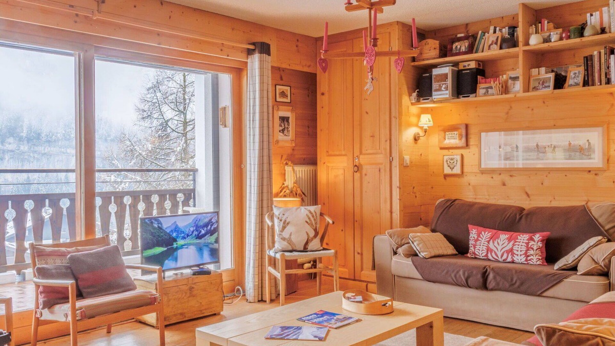 Champery Apartment | Beautiful apartment for 4 people with WIFI, TV, balcony and panoramic view