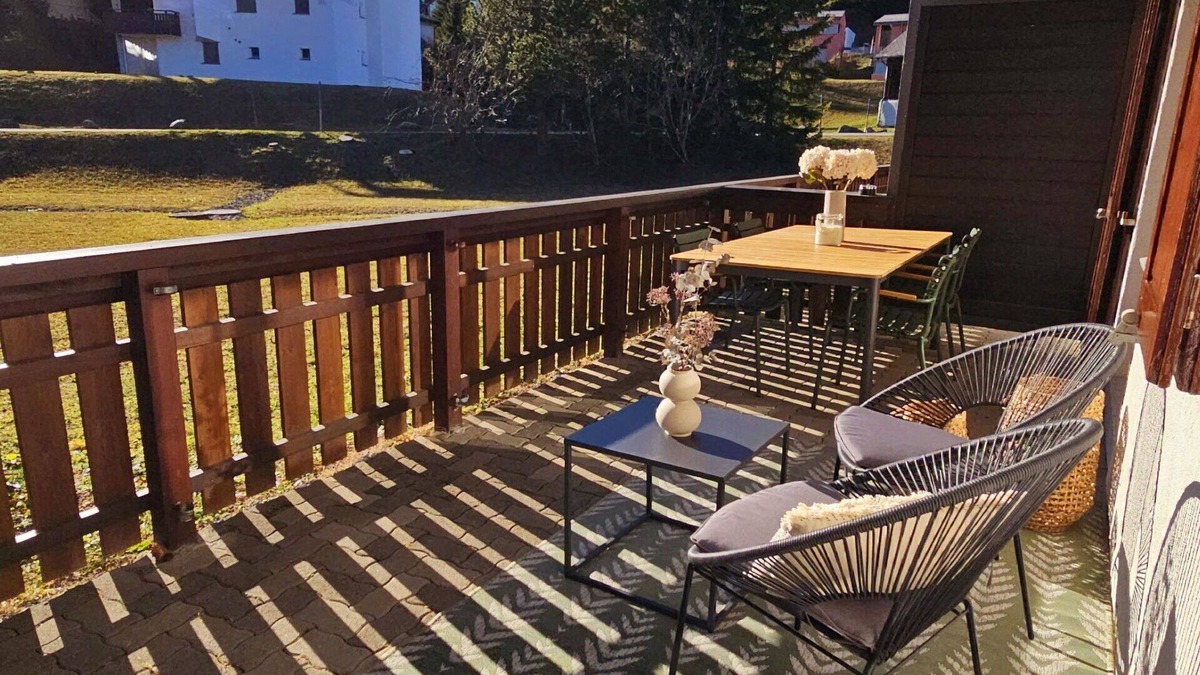 Valbella Apartment | Beautiful apartment for 6 people with TV and balcony