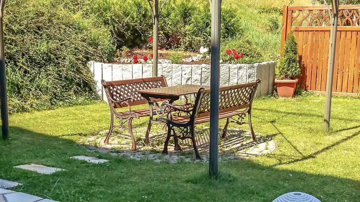 Eisenbach Apartment | Beautiful apartment for 2 people with WIFI, TV, patio, pets allowed and parking
