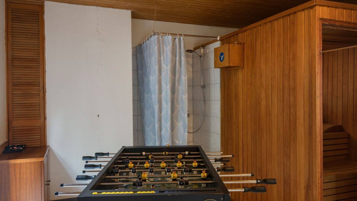 Immerath Apartment | Beautiful apartment for 12 people with WIFI, TV, balcony and pets allowed