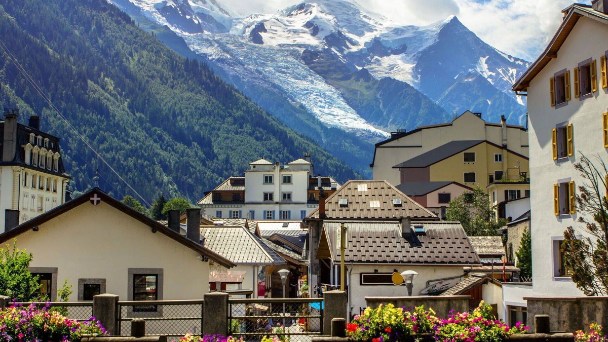Les Tines Apartment | Beautiful apartment for 6 people with pool, hot tub, TV, balcony and parking