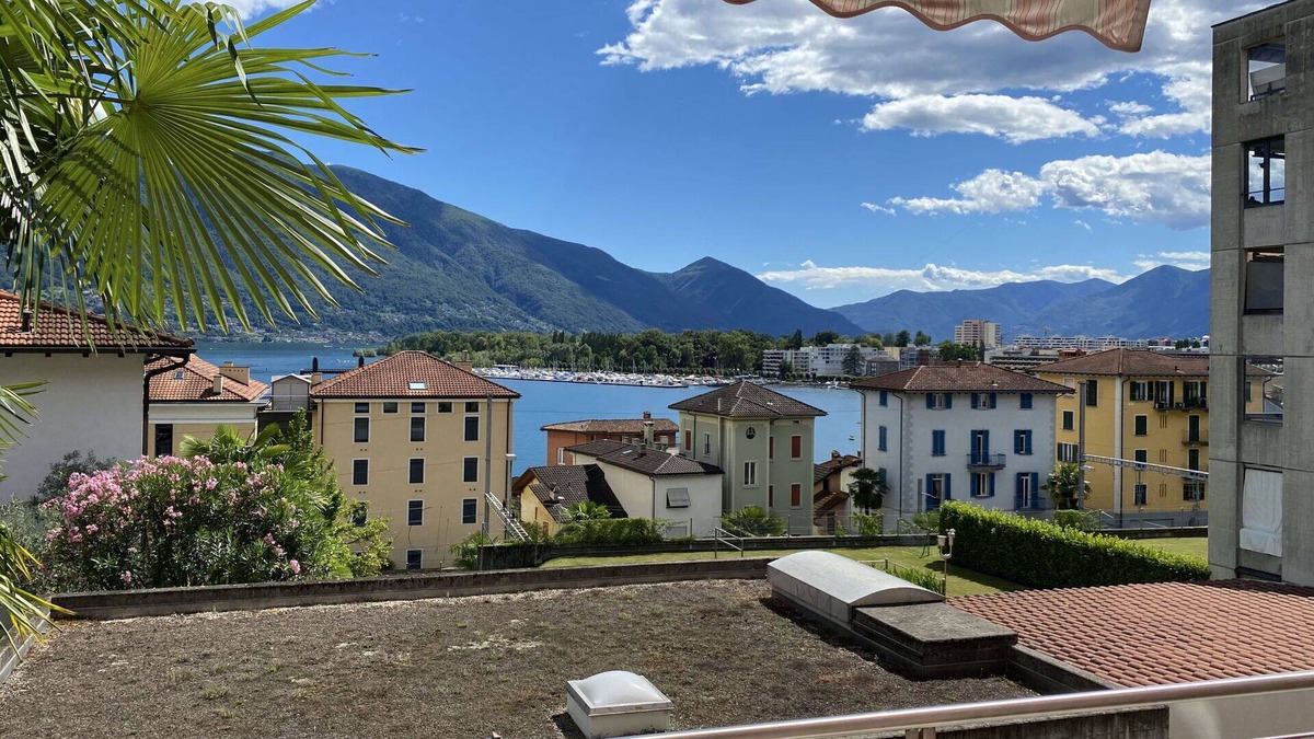 Muralto Apartment | Beautiful apartment for 4 guests with TV, balcony, pets allowed and parking
