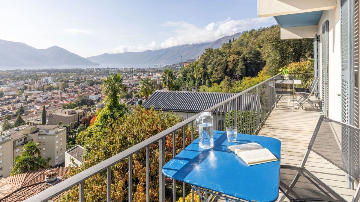Muralto Apartment | Beautiful apartment for 6 people with WIFI, balcony and parking