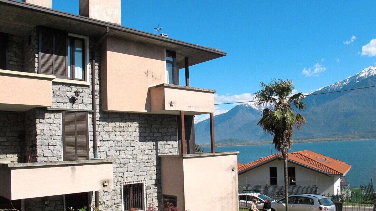 Gera Lario Apartment | Beautiful apartment for 6 people with hot tub, WIFI, TV, patio and pets allowed