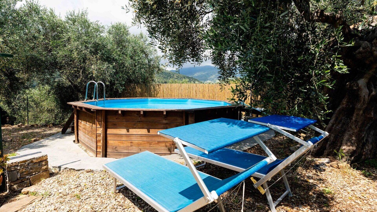 Civezza Apartment | Beautiful apartment for 10 guests with pool, WIFI, patio, pets allowed and parking
