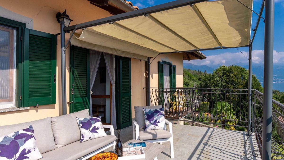 Cremia Apartment | Beautiful apartment for 4 people with WIFI, TV, terrace and parking