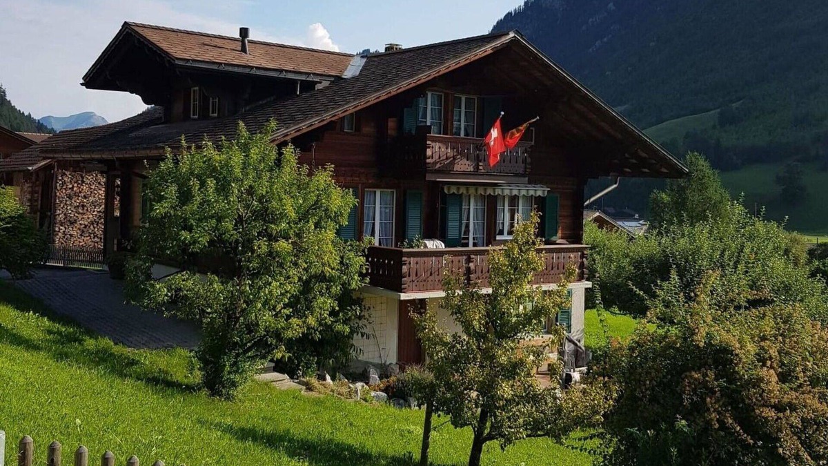 Oeschseite Apartment | Beautiful apartment for 4 guests with WIFI, TV and balcony