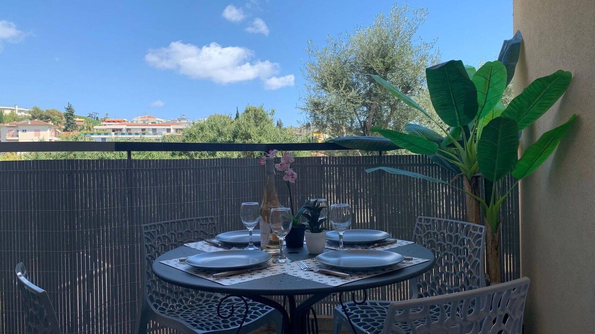 Liberation Apartment | Beautiful apartment for 4 people with WIFI, A/C, TV, terrace and pets allowed